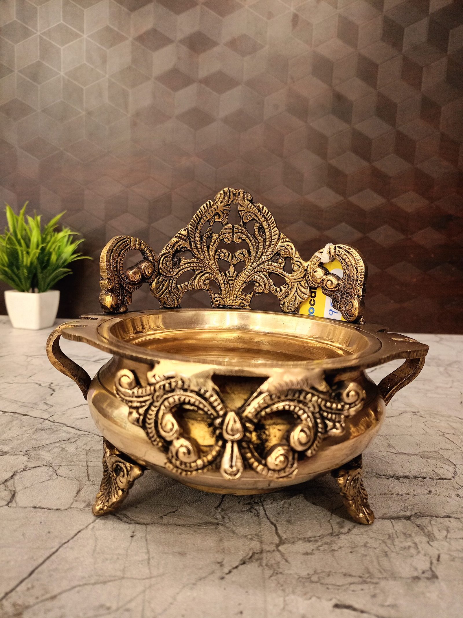 oplus_32 Brass Designer Uruli For Home Decor 6.5" - Image 1
