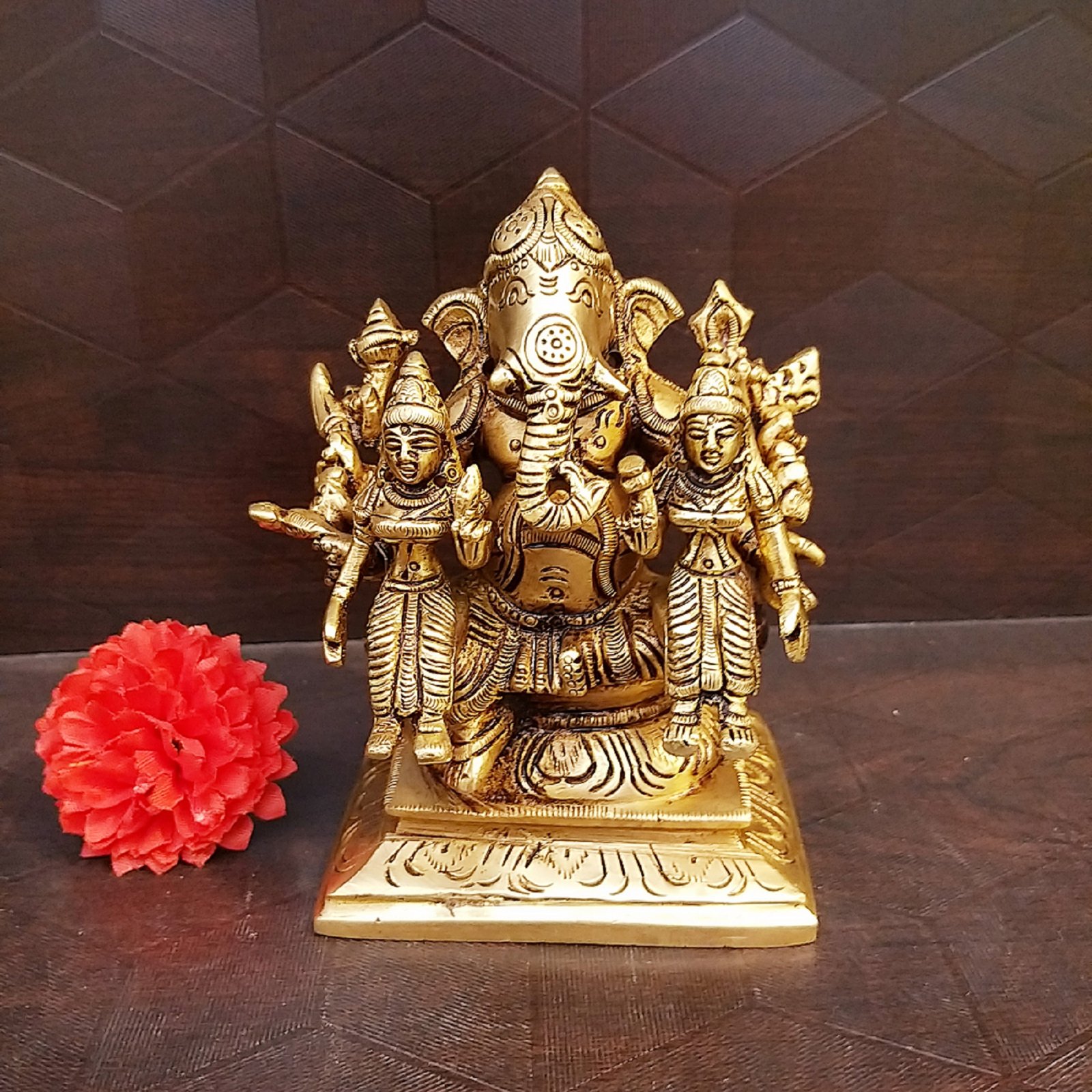 brass-ganesha-with-siddhi-buddhi-idols-pooja-items-hindu-god-idols-home-decor-gift-buy-online-coimbatore Brass Ganesha With Siddhi and Buddhi Idol