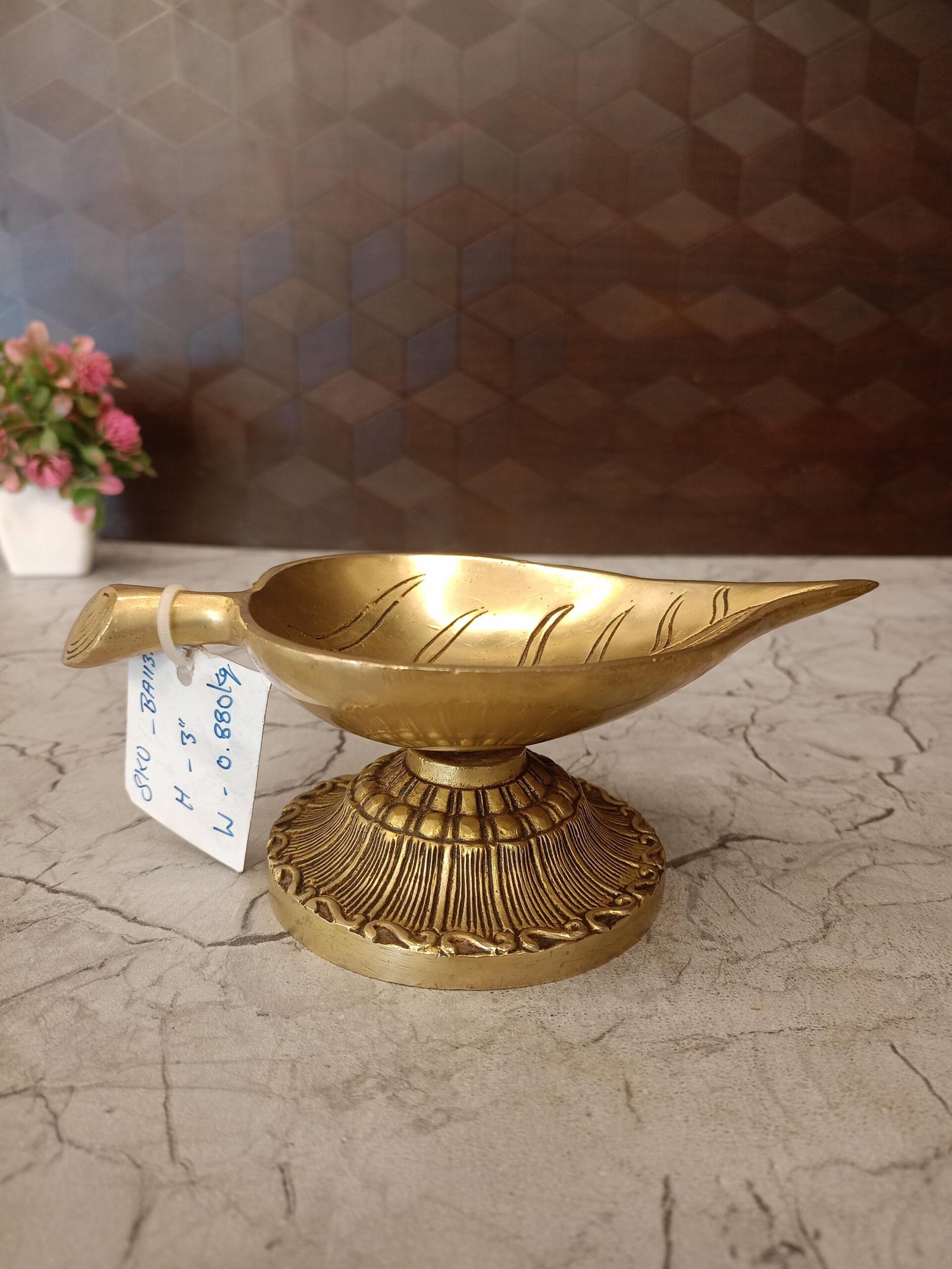 oplus_32 Brass Leaf Diya Big | Pure Brass Leaf Vilakku Large 3'' - Image 1