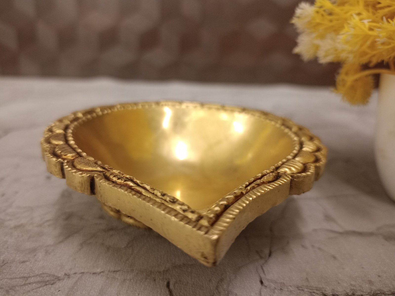 oplus_0 Buy Brass Designer Diya For Home - Image 1