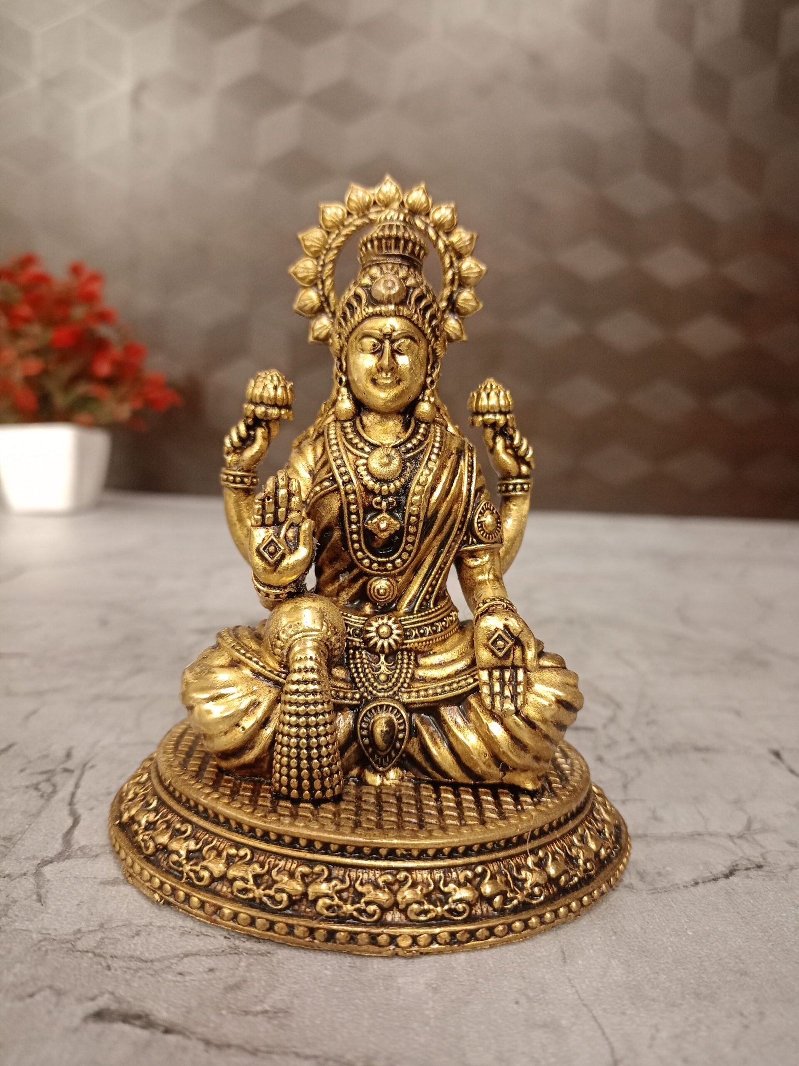 oplus_32 Buy Brass Fine Art Lakshmi Statue For Pooja 5.5" - Image 1