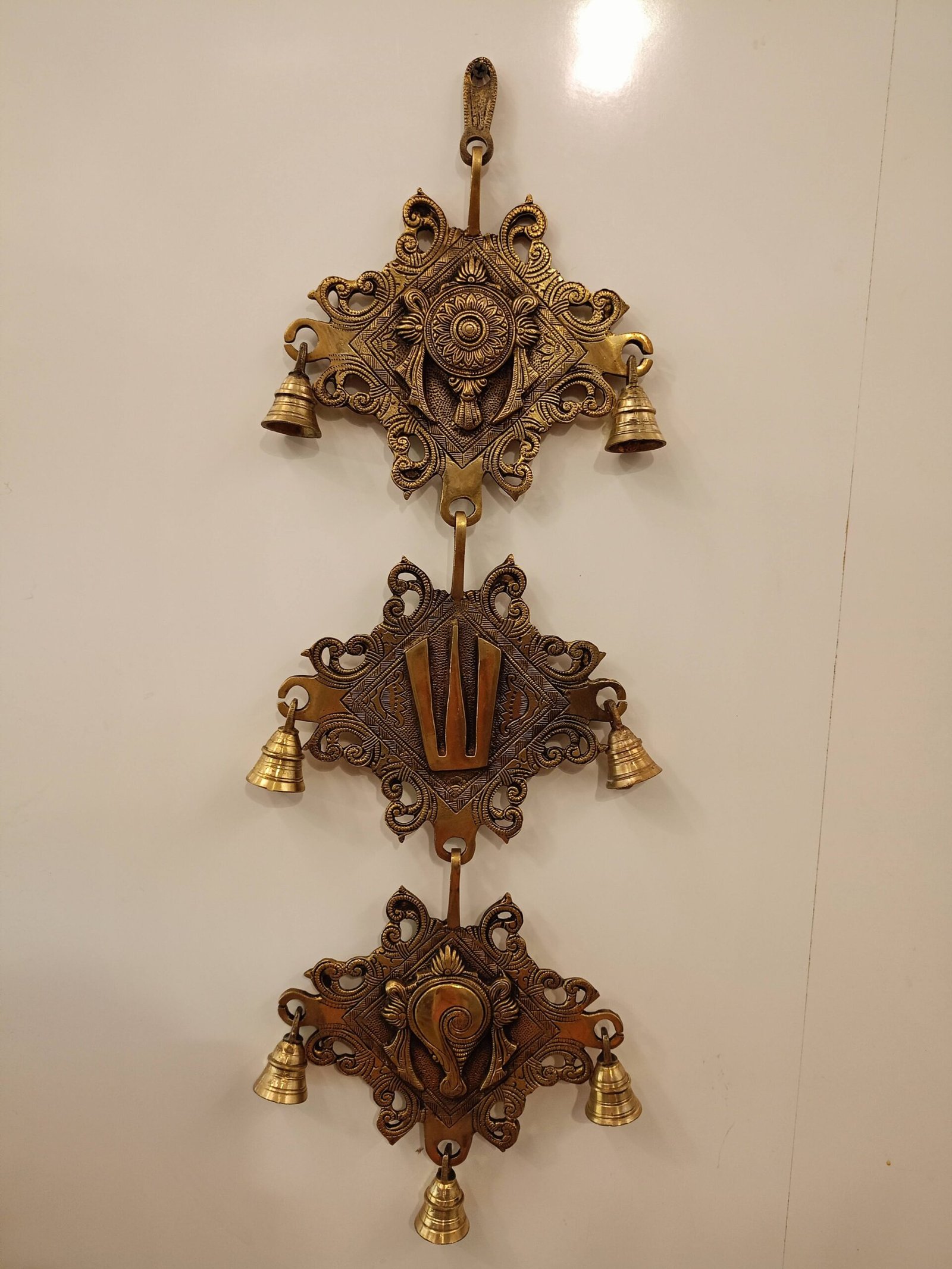oplus_32 Brass Sangu, Chakra, Namam Plat Wall Mount Pooja 24" - Image 1