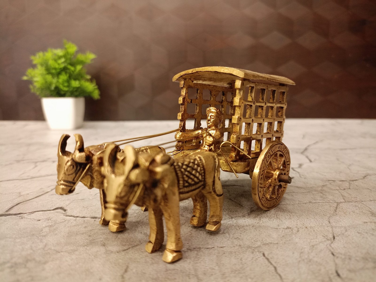 oplus_0 Brass Bullockcart Closed type For Gift And Home Decor / significant of cultural, symbolic 3" - Image 1