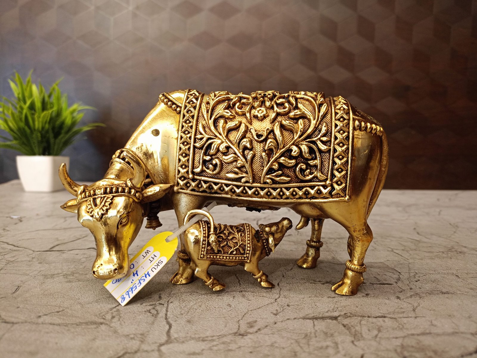 oplus_0 Brass Fine Art Cow And Calf / Very Good For Home Kamadenu Statue 4" - Image 1