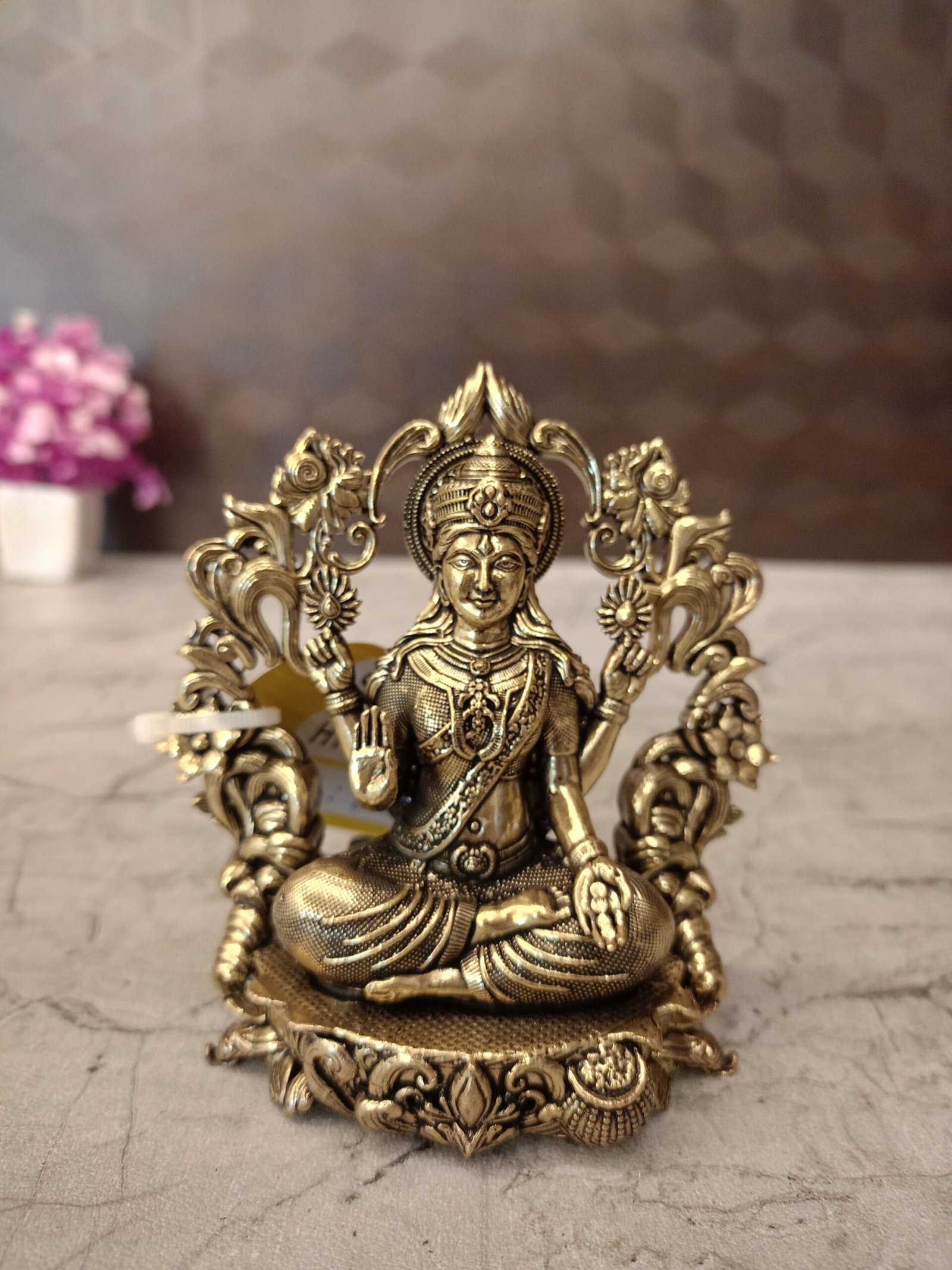 oplus_32 Brass Fine Art Designer Arch Lakshmi Statue 4" - Image 1