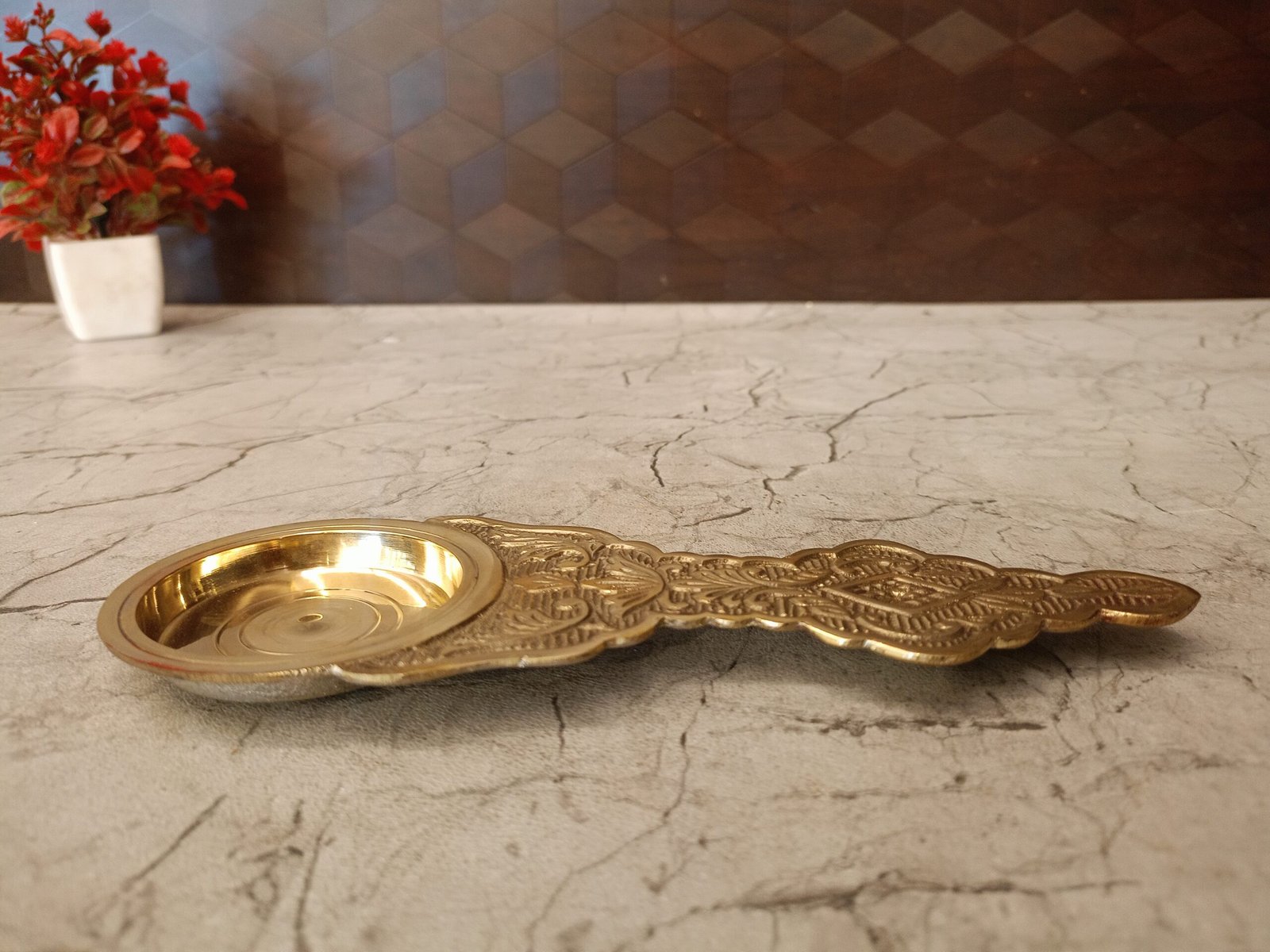 brass-spoon-aarathi-holder-vgocart-coimbatore-india Brass Spoon Aarathi Holder Idol 1" - Image 1