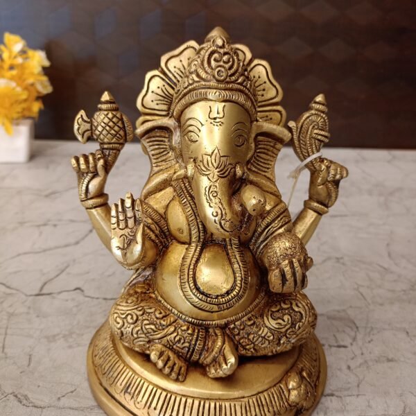 Brass Gnaesha Sitting On Round Base idol